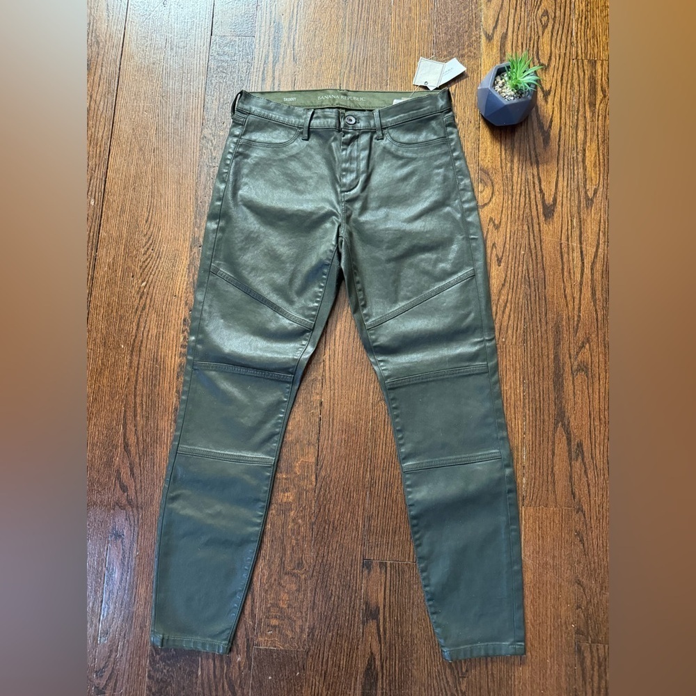 NWT Banana Republic Pants Women’s Green Faux Leather Mid Rise Skinny size 28